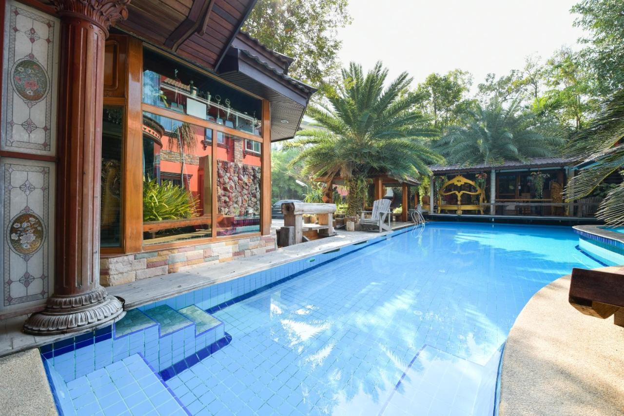 Oyo 549 Maesri Resort Патая Екстериор снимка