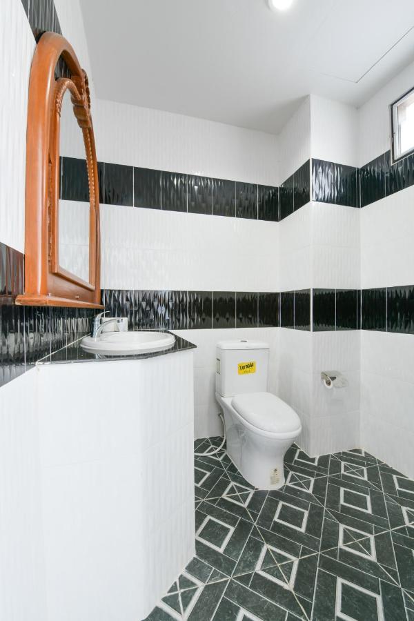 Oyo 549 Maesri Resort Патая Екстериор снимка